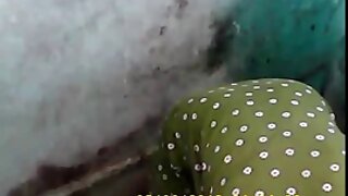 Nhìn giống nhau cái đầu phim xex mi tóc vàng đi khùng khục về việc thổi vòi nước đen khổng lồ